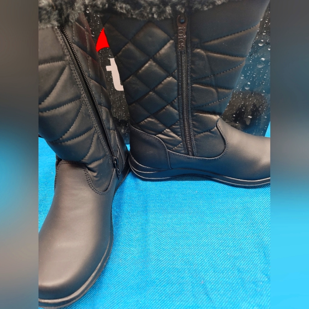 Totes boots